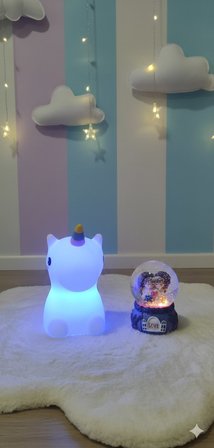 2 li Sevgiliye Romantik Hediye Seti Unicorn Çok Renkli LED Gece Lambası ve 9 Cm Mor Kar Küresi Seti