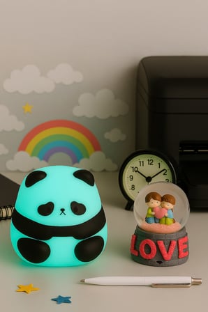 2 li Sevgiliye Romantik Hediye Seti Slikon Panda Renkli LED Gece Lambası ve 9 Cm Love Kar Küresi Set