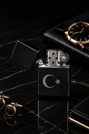 Türkün Simgesi Ay Yıldız Bayrak Temalı Benzinli Metal Çakmak Premium Hediye Dolu Gönderim