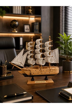 İsime Kişiye Özel Dekoratif Premium Ahşap El Yapımı Yelkenli Gemi Maketi 24 x 24CM Biblo Hediye 529B