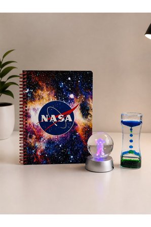 Nasa Desenli Spiralli Defter Aydınlatmalı Astronot Kristal Küre Renkli Sıvı Kum Saati Hediye Seti