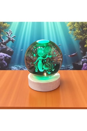 Kişiye Özel Büyük Boy Işıklı Ahşap Kaideli Deniz Kızı Temalı Cam Küre 8cm