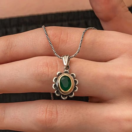 925 Ayar Gümüş Yeşil Taşlı Çiçek Desenli Otantik Kadın Takı Seti