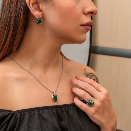 925 Ayar Gümüş Yeşil Taşlı Otantik Kadın Takı Seti – 22 gr