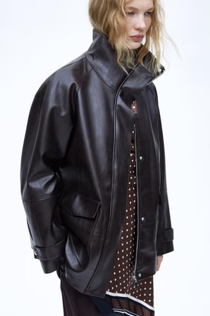 PRİFALDİ ZR Uzun Oversize Kapaklı Cep Fermuar Kapamalı ACI KAHVE Kadın Deri Ceket