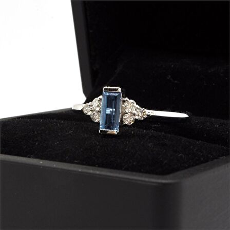 Emerald London Blue Topaz Pırlantalı Yüzük