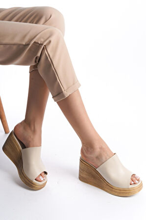 Perla Kalın Bantlı Dolgu Topuk Terlik