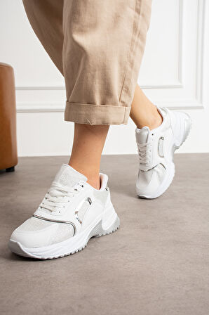 Beyaz Rahat Kalıp Kadın Sneaker