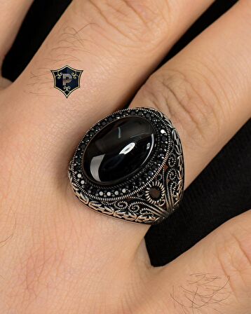 Oniks Taşlı Zirkon Taş Süslemeli 925 Ayar Gümüş Erkek Yüzüğü