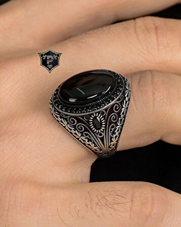 Oniks Taşlı Zirkon Taş Süslemeli 925 Ayar Gümüş Erkek Yüzüğü