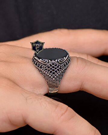 Oniks Taşlı Zirkon Taş Süslemeli 925 Ayar Gümüş Erkek Yüzüğü