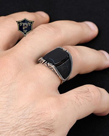 Siyah Oniks Taşlı Flat Tasarım 925 Ayar Gümüş Erkek Yüzüğü