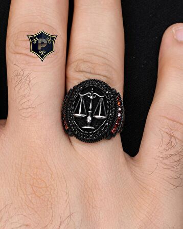 Terazi Figürlü 925 Ayar Gümüş Erkek Yüzüğü Zirkon Taş Süslemeli