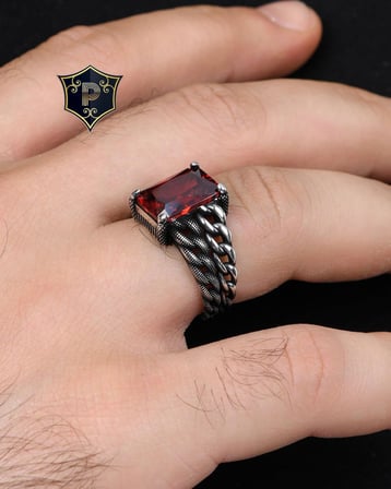 Gemici Zincir Modeli Kırmızı Zirkon Taşlı 925 Ayar Gümüş Erkek Yüzüğü