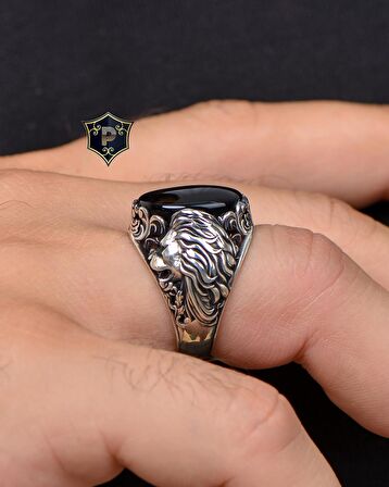 Aslan Figürlü Oniks Taşlı 925 Ayar Gümüş Erkek Yüzüğü