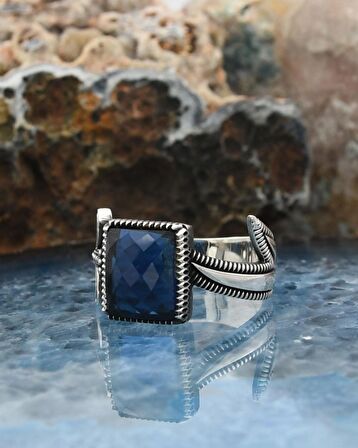 Zülfikar Kılıç Figürlü Lacivert Zirkon Taşlı 925 Ayar Gümüş Erkek Yüzüğü