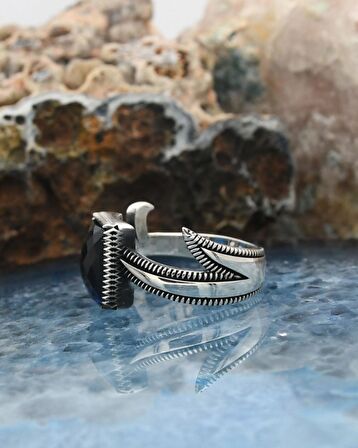 Zülfikar Kılıç Figürlü Lacivert Zirkon Taşlı 925 Ayar Gümüş Erkek Yüzüğü