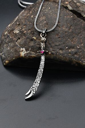 Hz. Ali ( Zülfikar Kılıcı ) Figürlü Gümüş Erkek Kolye Zincir Kırmızı Zirkon Taşlı