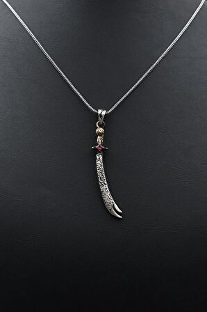 Hz. Ali ( Zülfikar Kılıcı ) Figürlü Gümüş Erkek Kolye Zincir Kırmızı Zirkon Taşlı