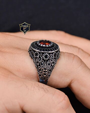 925 Ayar Gümüş Erkek Yüzüğü Kırmızı Zirkon Taşlı Zirkon Taş Süslemeli