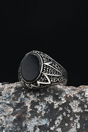 Oniks Taşlı 925 Ayar Gümüş Erkek Yüzüğü Zirkon Taş Süslemeli 901038