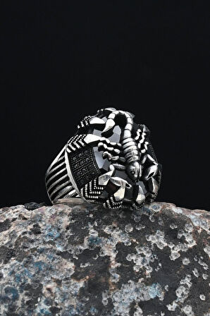 Akrep Figürlü Siyah Zirkon Taşlı 925 Ayar Gümüş Erkek Yüzüğü 901227