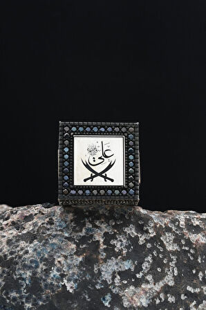 Özel Tasarım Hz. Ali Yazlı Zülfikar Kılıcı 925 Ayar Gümüş Erkek Yüzüğü Mikro Taş Süslemeli 901240