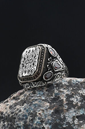 Erkek Yüzüğü Örgü Tasarım Kırmızı Zirkon Taşlı 925 Ayar Gümüş 901371