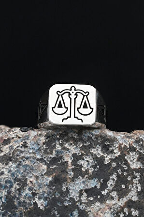 Terazi Figürlü 925 Ayar Gümüş Erkek Yüzüğü 901621