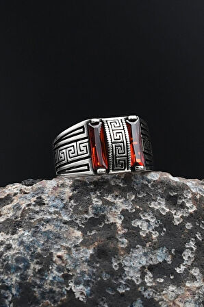 Kırmızı Baget Taşlı Grek Desenli 925 Ayar Gümüş Erkek Yüzüğü 901713