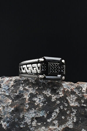 Pençe Figürlü Siyah Baget Taşlı 925 Ayar Gümüş Erkek Yüzüğü 901719