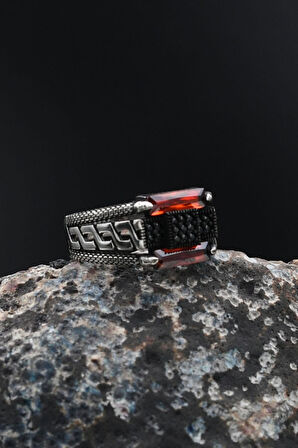 Pençe Figürlü Kırmızı Baget Taşlı 925 Ayar Gümüş Erkek Yüzüğü 901720