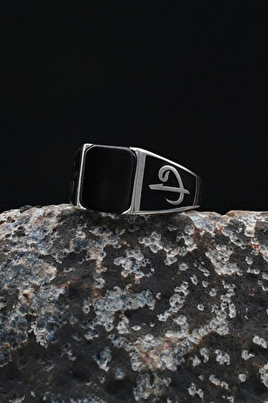 Vav Elif İşlemeli Oniks Taşlı 925 Ayar Gümüş Yüzüğü 901914