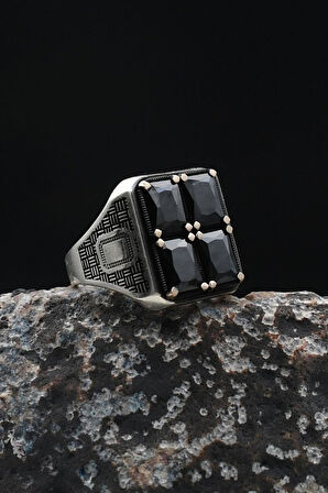 925 Ayar Gümüş Erkek Yüzük Kare Siyah Zirkon Taşlı 901926