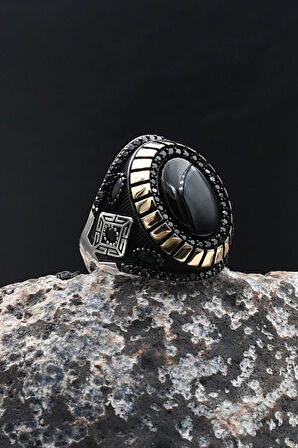 Oniks Taşlı 925 Ayar Gümüş Erkek Yüzük Zirkon Taş Süslemeli 902207