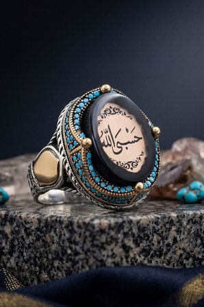 Hasbiyallah Yazılı (ALLAH BANA YETER) Sıkma Kehribar Taşlı 925 Ayar Gümüş Erkek Yüzük 902629