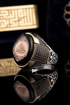 Hasbiyallah Yazılı (Allah Bana Yeter) Sıkma Kehribar Taşlı 925 Ayar Gümüş Erkek Yüzük 902746