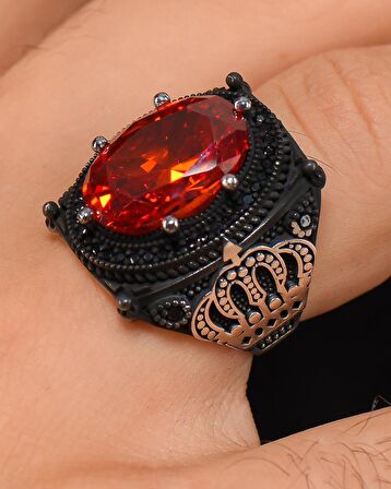 925 Ayar Gümüş Erkek Yüzüğü Zirkon Kırmızı Taşlı Kral Taç Figürlü