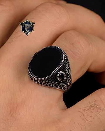 925 Ayar Gümüş Erkek Yüzüğü Oniks Taşlı Zirkon Taş Süslemeli 