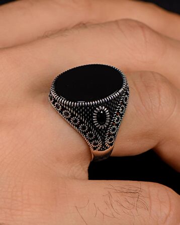 925 Ayar Gümüş Erkek Yüzüğü Oniks Taşlı Zirkon Taş Süslemeli 