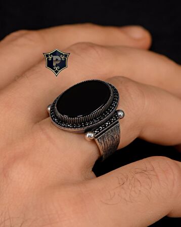 925 Ayar Gümüş Erkek Yüzüğü Oniks Taşlı Zirkon Taş Süslemeli