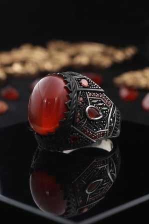 Kırmızı Akik Taşlı Zirkon Taş Süslemeli 925 Ayar Gümüş Erkek Yüzüğü 903180