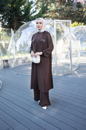 BURİSLA TESETTÜR PARİSYA TAŞLI İKİLİ TAKIM KAHVERENGİ