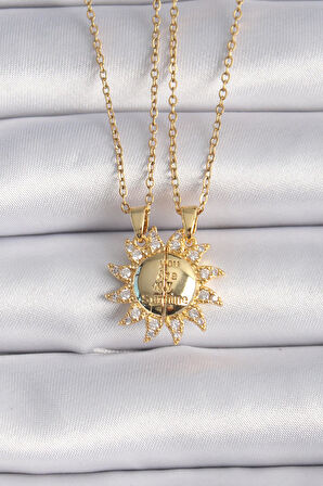 316L Çelik Gold Renk Zirkon Taşlı Güneş Model İşleme Yazı Detay Arkadaş Kolyesi - PRT3500EB08740