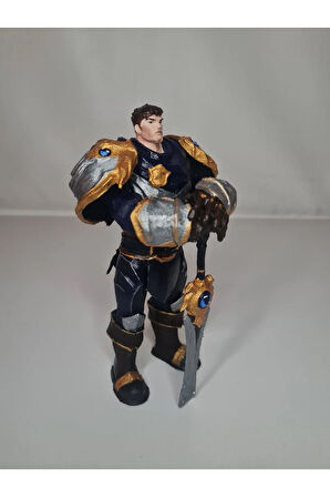 Garen (League of Legends) Figürü 15 cm.