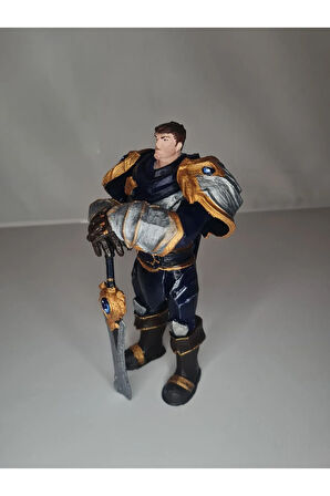 Garen (League of Legends) Figürü 15 cm.