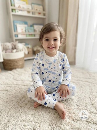 Gökçe Baby Ay Desenli %100 Pamuk Bebek Pijama Takımı – Mavi Yıldızlı Uzun Kollu Takım
