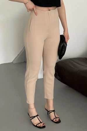 Kadın Lia Yüksek Bel Pensli Havuç Model Dar Paça Krep Kumaş Pantolon
