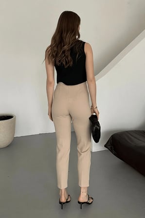 Kadın Lia Yüksek Bel Pensli Havuç Model Dar Paça Krep Kumaş Pantolon