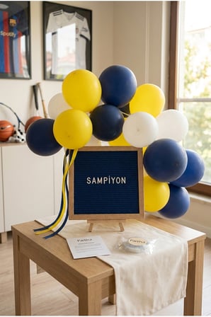 Sarı Lacivert Taraftar Süsleme Mini Set Koyu Mavi Keçe Yazı Panosu Standlı Balon Zincirli Taraftar Doğum Günü Seti